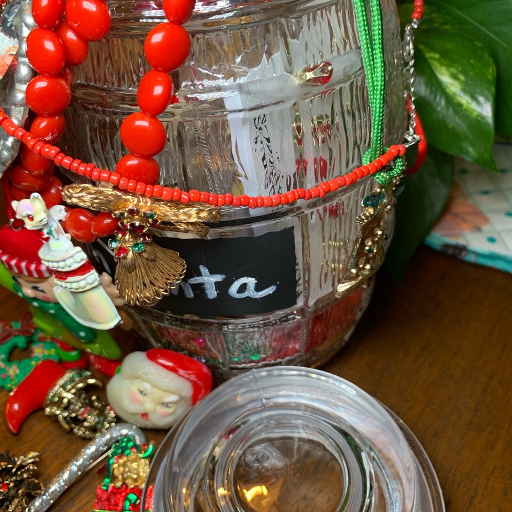 Christmas jewelry jar vintage and new retro fun perfect for advent from Santa - Picture 4 of 7